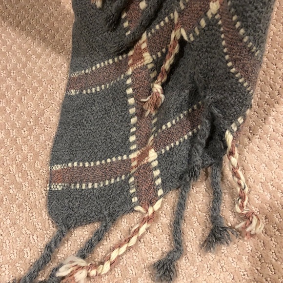 Patterned poncho - Picture 2 of 2